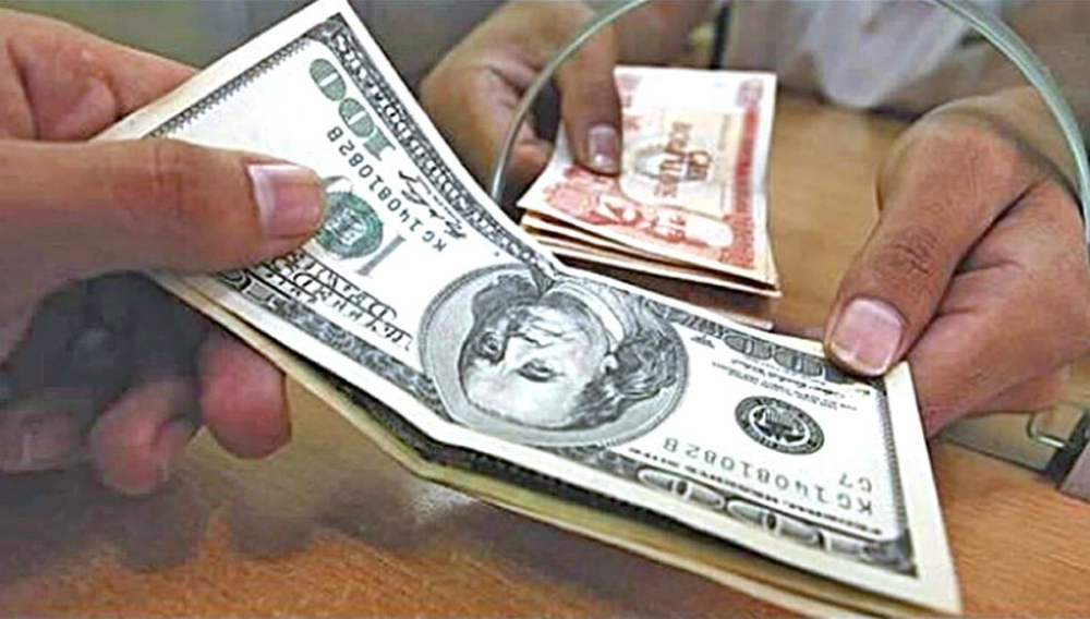El dólar paralelo superó la barrera de los 15 bolivianos