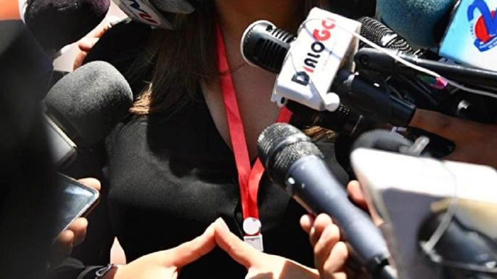 Periodistas reclaman “relación respetuosa” a candidato presidencial