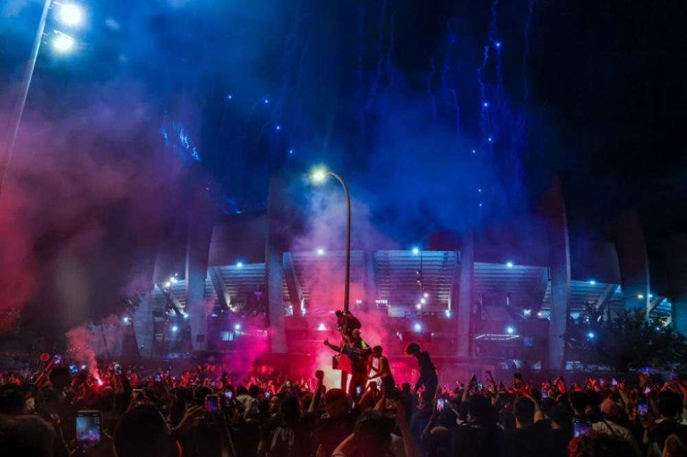 Dos muertos y 200 heridos empañan las celebraciones del PSG