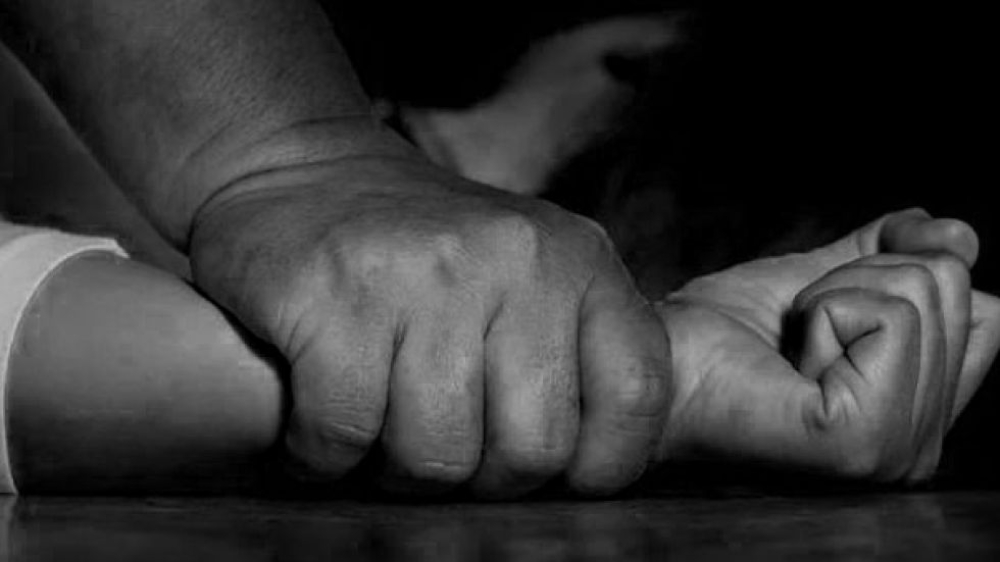Abusó sexualmente de su hijastra; ahora debe cumplir una condena de 12 años de cárcel