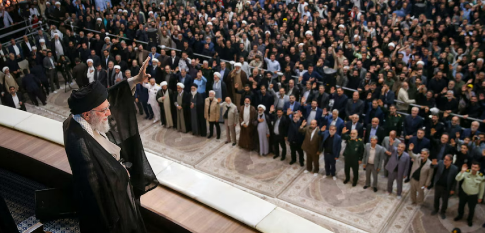 El líder supremo de Irán criticó la propuesta de Estados Unidos sobre su programa nuclear, pero no descartó un acuerdo