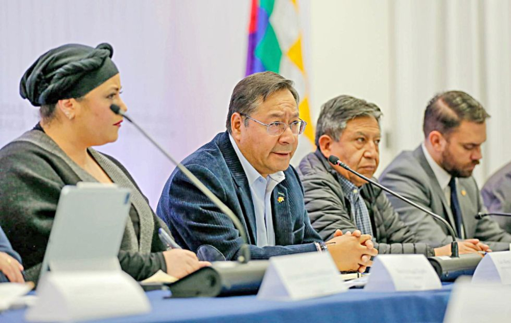 ¿Se habló de una posible renuncia de Arce? Gobierno y el MAS lo niegan