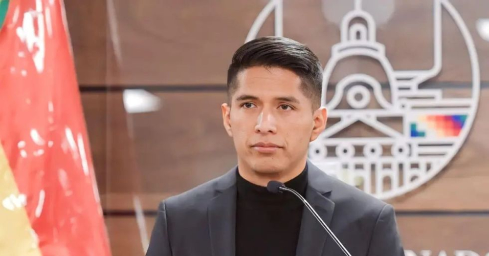 Andrónico se una iniciativa de cumbre de poderes del Estado para fortalecer la democracia