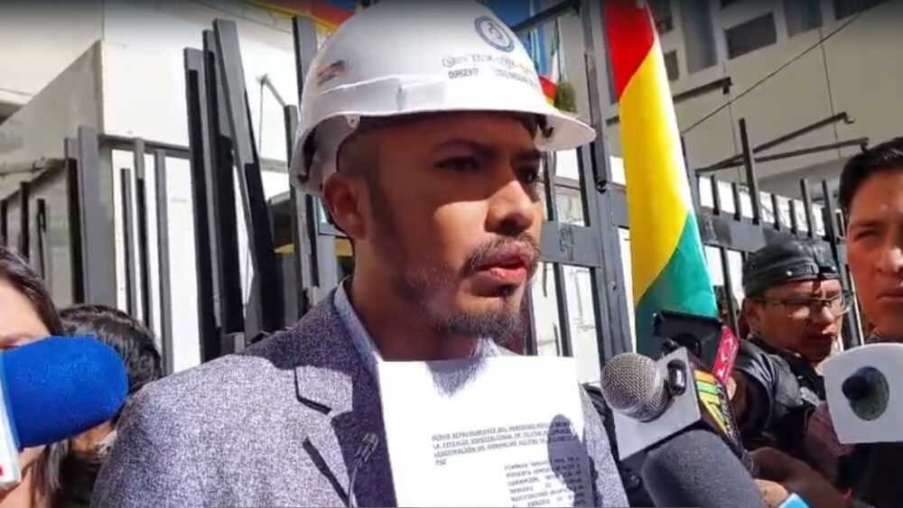 Dirigente petrolero presenta denuncia penal contra Dorgathen y otros 7 funcionarios de YPFB y Botrading