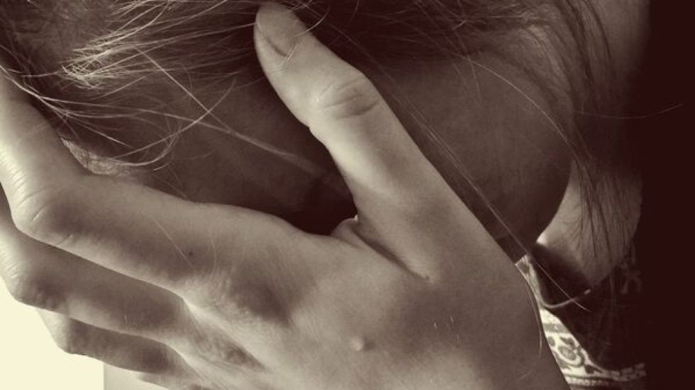 Detienen a dos jóvenes acusados de violar a su hermana menor