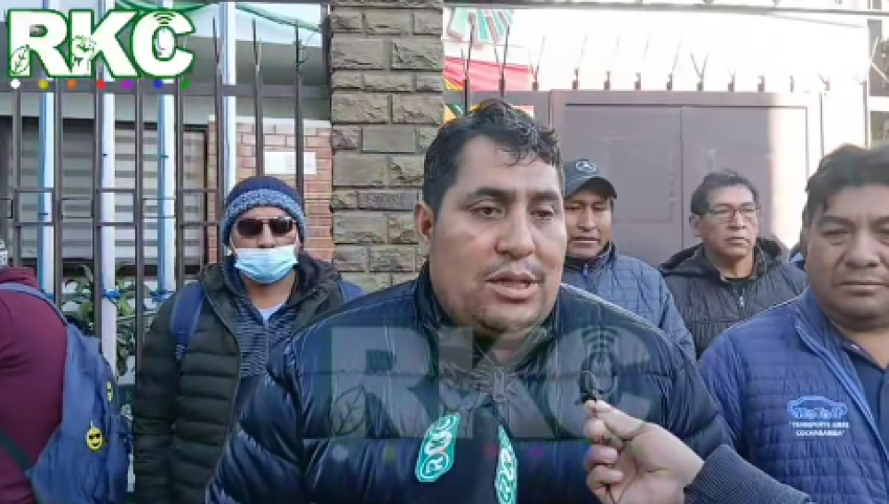 Transportistas cumplen la «toma pacífica» de la ANH Cochabamba contra decreto sobre GNV