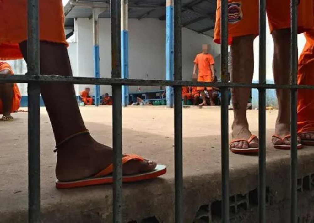 Recluyen en penitenciaría de máxima seguridad de Brasil a capo del PCC detenido en Bolivia