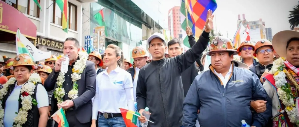Andrónico no pudo inscribir su candidatura; sus seguidores anuncian una acción legal contra el TSE