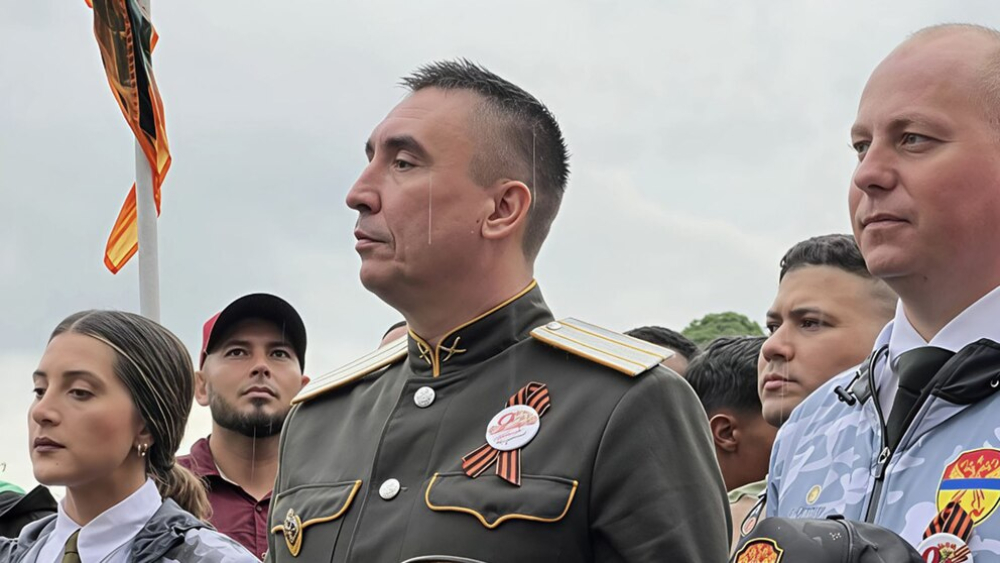 Funcionarios de la Inteligencia Militar de Maduro detuvieron al coronel ruso que inauguró un monumento en Caracas