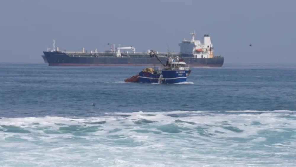 Gobierno asegura que desde hoy inicia la descarga de 120 millones de litros de combustible en puertos de Chile y Perú