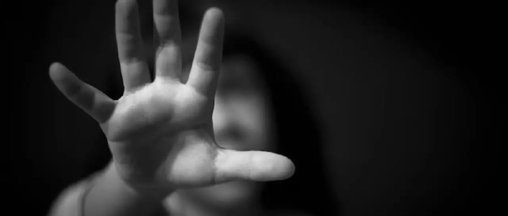Tras atacar a su esposa, boliviano en España mata a su hija adolescente y luego es hallado sin vida