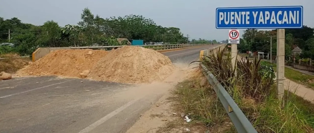 Transportistas de Yapacaní ratifican bloqueo indefinido en la carretera troncal Santa Cruz - Cochabamba