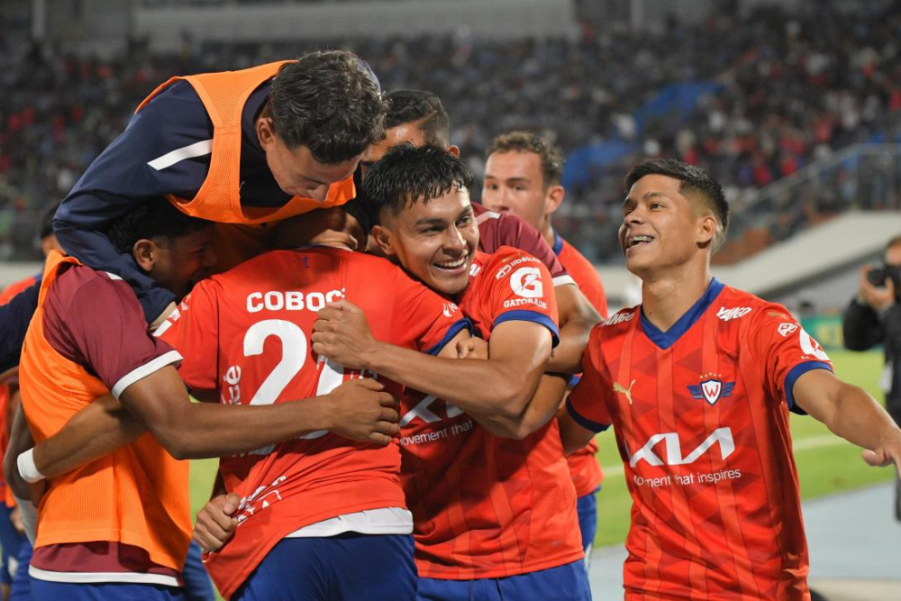 Wilstermann lo dio vuelta y venció a Bolívar (3-2) en el Félix Capriles